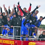 Toledo Jogadores fazem festa na cidade de Toledo em cima do caminhão de bombeiro. Foto: Site oficial do Toledo