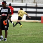 Técnico Lio Evaristo tem mais problemas para escalar o Operário - Foto: Luciano Mendes