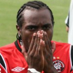 Atletico - Manoel Manoel passou por cirurgia para corrigir fratura no nariz na manhã desta sexta-feira - Foto: Júlia Abdul Hak