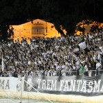TORCIDA.OPERARIO.TREM Torcida espera por hino oficial para cantá-lo nas arquibancadas - Foto: Luciano Mendes