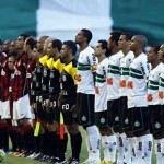 No último clássico dusputado no Alto da Glória, em 2011, melhor para o Rubro-Negro: 1x0, com gol de Guerrón (Foto: Albari Rosa)