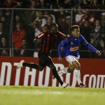 No confronto de ida, o Furacão bateu a Raposa por 1x0 (Foto: Hederson Alves)