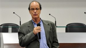 Antônio Lopes era o técnico do Atlético-PR em 2005 (Foto: Gustavo Oliveira / Site Oficial do CAP)