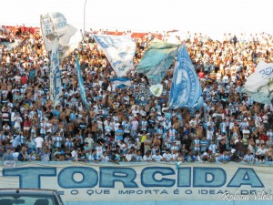 Torcedor londrinense está convocado para apoiar o time. Foto: Robson Vilela / Redação em Campo
