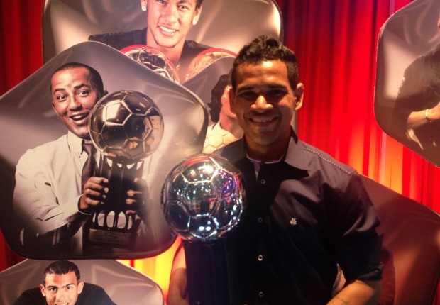 Futebol chinês pode tirar artilheiro do Atlético-PR