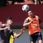 Escudero e Lulinha durante treino em Goiânia. Foto: Fernando Ribeiro/criciumaec.com.br