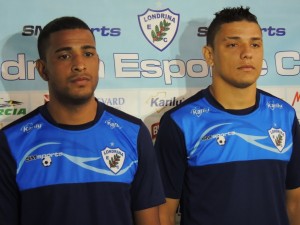 Allan Vieira (à esquerda) e Madison (à direita), são os novos reforços alvicelestes para a temporada. Foto: Site Oficial Londrina Esporte Clube