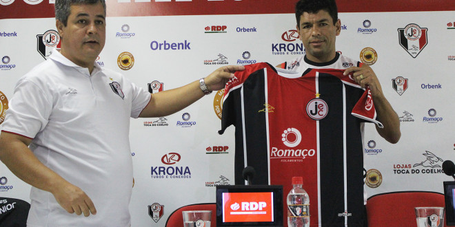 Atacante Schwenck chega para reforçar o Joinville