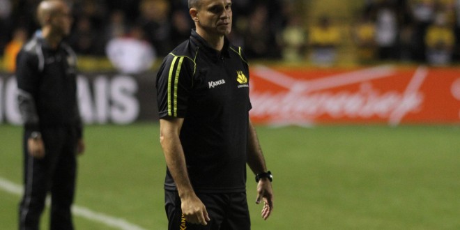 Wagner Lopes deixa o comando do Criciúma
