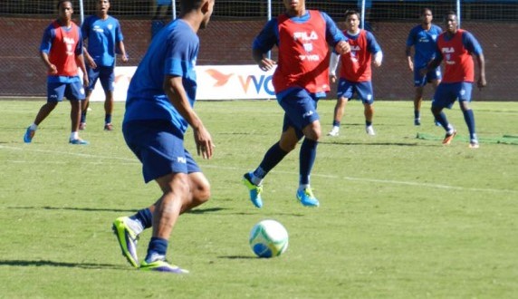 Com novo esquema tático Avaí recebe o Ceará na Ressacada
