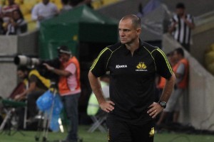 Técnico Wagner Lopes durante a partida contra o Botafogo, na noite deste sábado Fotos Fernando Ribeirocriciuma EC