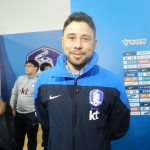 Denis Iwamura faz parte da comissão técnica da Coreia do Sul. Foto: Bruno Zanette/Redação em Campo