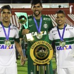 Denner, artilheiro, Vaná, menos vazado e Ivan, melhor jogador, foram premiados na Copa Foz. Foto: Divulgação / Site Oficial do Coritiba.