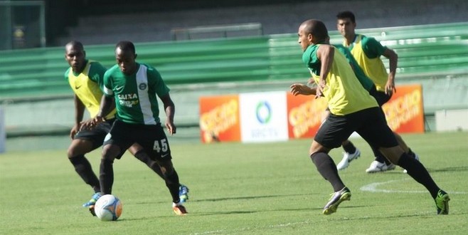Coritiba vence Foz em jogo-treino no Couto Pereira