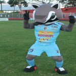 Novo uniforme do Quati, mascote do Foz FC. Foto: Roberto Mafra/Assessoria