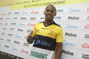 Lateral-direito é o novo reforço do Tigre. Foto: Divulgação/Site oficial do Criciúma.