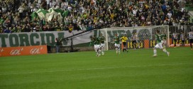 Chapecoense bate Fluminense em noite inspirada