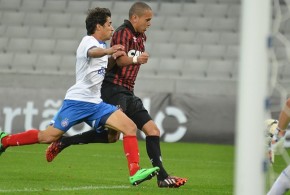 Atlético-PR não reage e vê G4 ficar mais longe