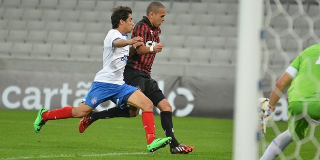 Atlético-PR não reage e vê G4 ficar mais longe