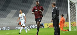 Atlético-PR se aproxima da ZR e tenta usar “fator Arena” para espantar crise