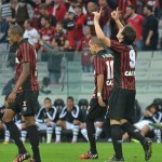 Vitória contra o Corinthians traz tranquilidade ao Furacão em semana que antecede o Atletiba. Foto: Gustavo Oliveira/Site oficial Atlético-PR