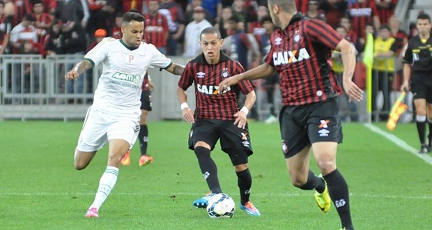 Furacão empata com Palmeiras e recebe vaias da torcida na Arena
