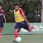 Arthur é o favorito para atuar ao lado de Tiago Alves no ataque paranista, mas Léo Mineiro também é cotado. Foto: Divulgação / Site Oficial Paraná Clube.