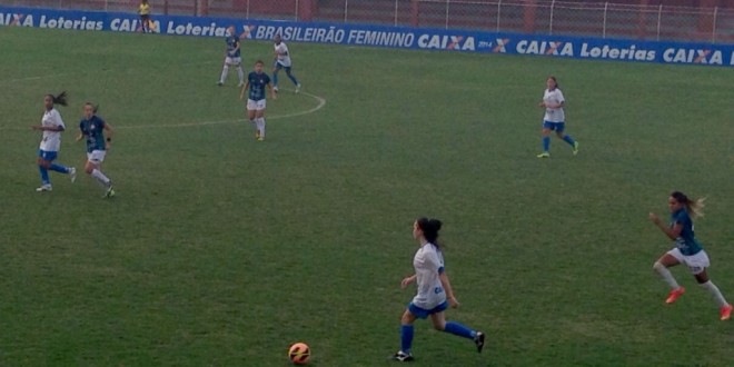 Brasileirão Feminino começa com goleadas. Foz Cataratas vence