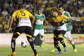 Criciúma equilibra a partida mas é derrotado pelo Palmeiras