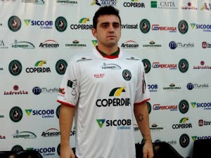 Eduardo Salles disputará a segunda divisão do campeonato inglês. Foto: Divulgação/Concórdia.