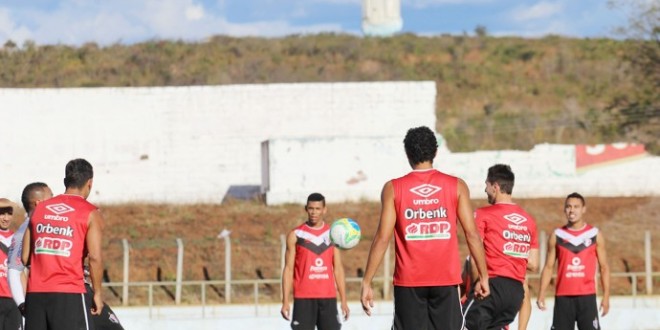 Joinville encara Icasa pensando em manter a liderança