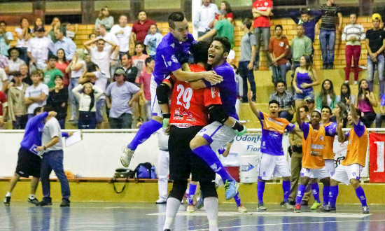 Equipe de Foz do Iguaçu volta aos playoffs do Paranaense de Futsal