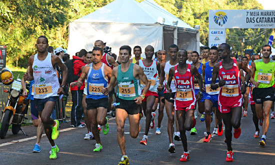 8ª Meia Maratona das Cataratas bate recorde de participantes