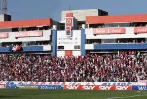 Com volta do técnico Ricardinho, Paraná enfrenta Santa Cruz na Vila visando reabilitação