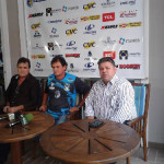 Claudemir Sturion (centro) foi apresentado nesta quinta-feira (11). Foto: Bruno Zanette/Redação em Campo