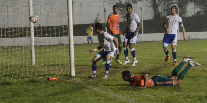 Camboriú vence Canoinhas e está garantido no quadrangular da Segundona Catarinense