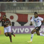 Na última vitória do Furacão fora de casa, Douglas Coutinho deixou sua marca. Foto: Gustavo Oliveira/Site oficial Atlético-PR