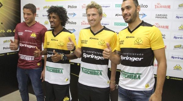 Criciúma apresenta quatro reforços para o Brasileirão