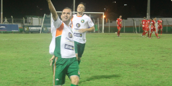 Camboriú bate Inter de Lages por 4 a 3 e é líder isolado do returno