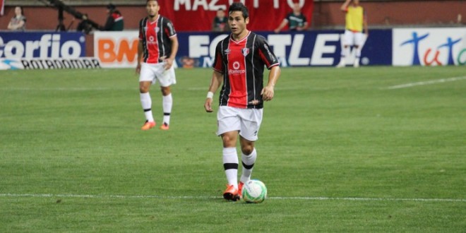 JEC enfrenta América precisando vencer para se manter no G4