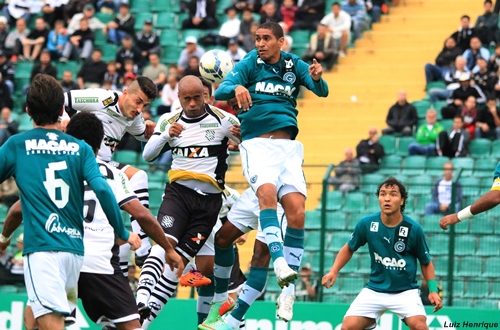 Figueirense espera vencer concorrente direto