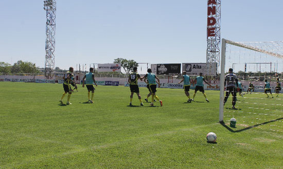 Foz do Iguaçu recebe o Apucarana para continuar sonhando com acesso