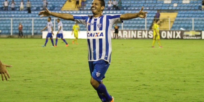 Avaí renova contrato de dois titulares para 2015