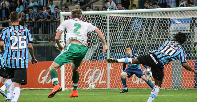 Fabiano deixa Chape para reforçar Cruzeiro. Danilo, Leandro e Camilo também podem sair