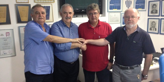 Avaí renova com Geninho e espera renovar com mais alguns jogadores