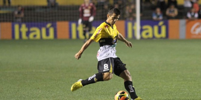 A pedido de Argel, Ricardinho pode acertar com o Figueirense