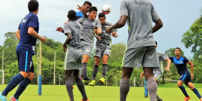 Com várias opções, vaga no meio-campo do Londrina promete ser disputada