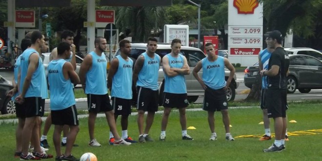 Maringá FC treina em cartão postal da Cidade Canção