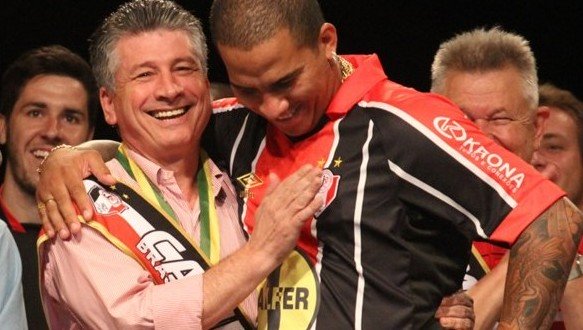 Em festa para a torcida, JEC comemora 39 anos e confirma permanência de Jael