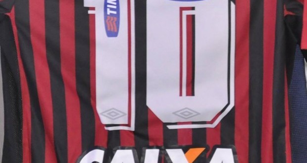 Após 14 anos, TIM volta a estampar marca na camisa atleticana